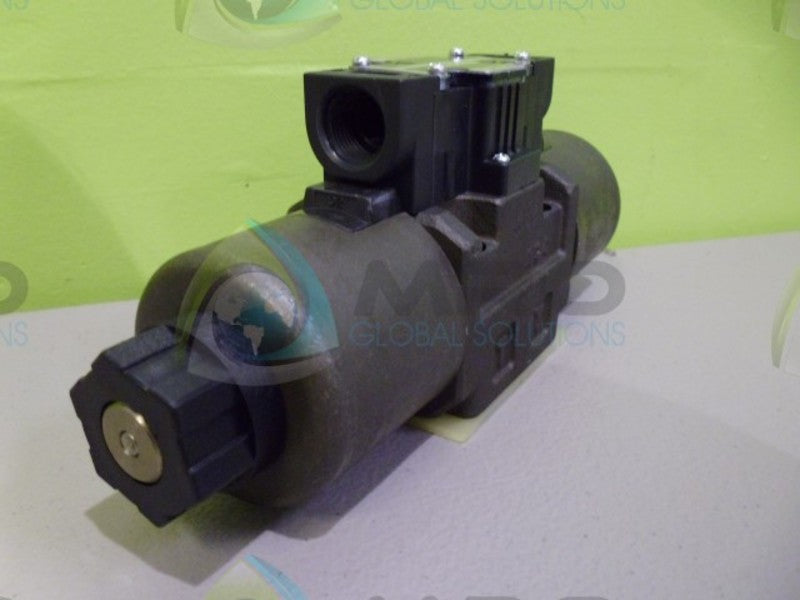 NACHI SS-G03-C5-R-D2-J21 DIRECT VALVE *NEW NO BOX*