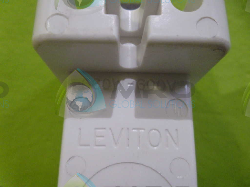LOT OF 19 LEVITON 660W-600V LAMPHOLDER *NEW NO BOX*
