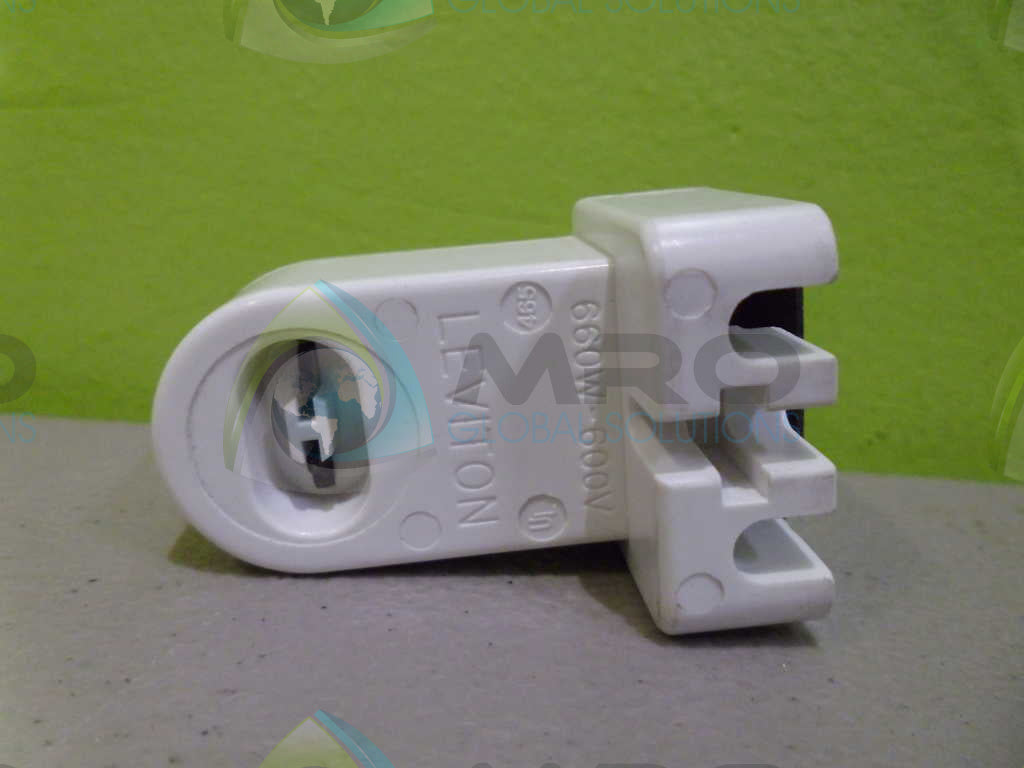 LOT OF 19 LEVITON 660W-600V LAMPHOLDER *NEW NO BOX*