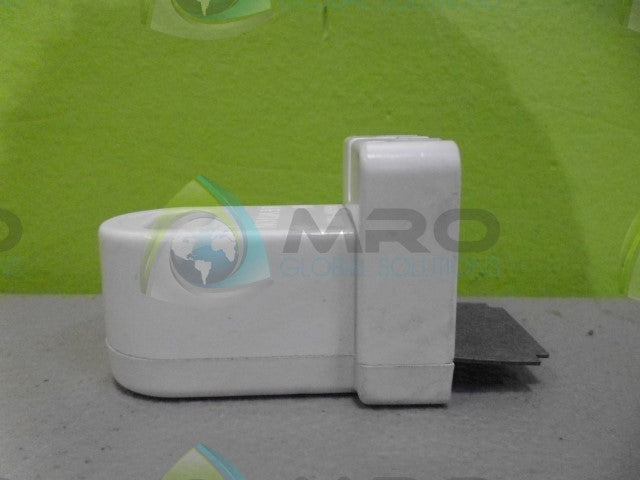 LOT OF 19 LEVITON 660W-600V LAMPHOLDER *NEW NO BOX*
