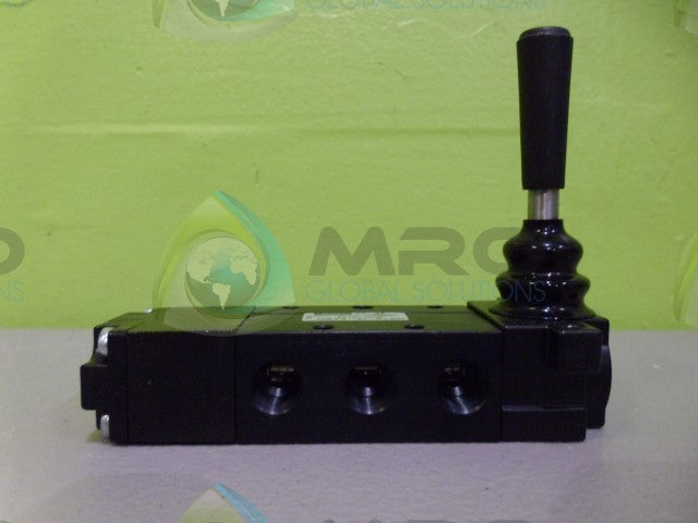 PARKER 521811000 VALVE *NEW NO BOX*