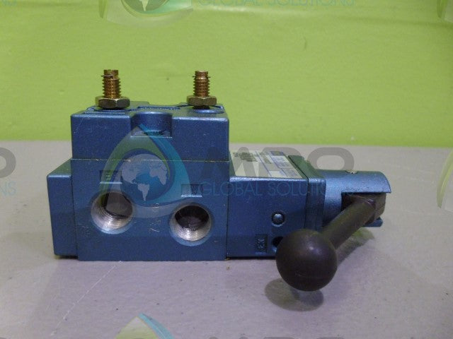 MAC 712C-12-PI-M0027 VALVE *NEW NO BOX*
