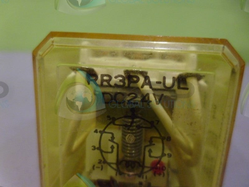 IDEC RR3PAUL RELAY 24VDC *USED*
