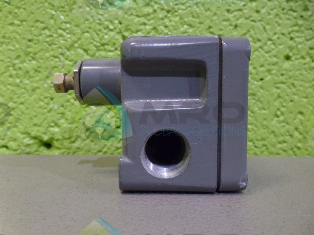MICROSWITCH OPD-AR20 SPLASH PROOF SWITCH (GREY) *USED*