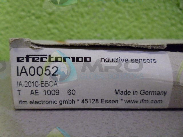 IFM EFECTOR IA0052 INDUCTIVE PROXIMITY SENSOR *NEW IN BOX*