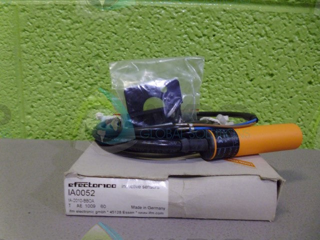 IFM EFECTOR IA0052 INDUCTIVE PROXIMITY SENSOR *NEW IN BOX*