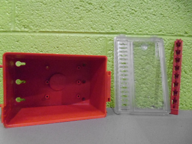 BRADY Y406717 WALL MOUNTED PLASTIC LOCK BOX *NEW IN BOX