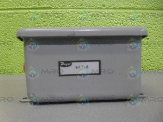DWYER 647-8 PRESSURE TRANSMITTER *NEW NO BOX*