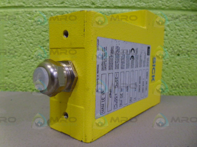 SICK WEU26-730 PHOTOELECTRIC CONTROLLER 24DC (AS PICTURED) *USED*