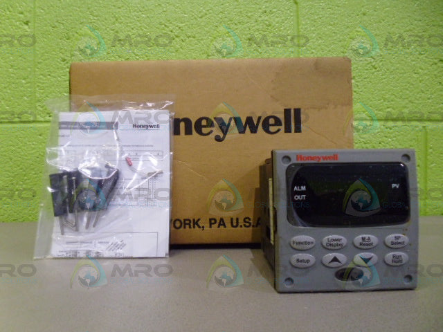 HONEYWELL DC2500-EE-1A0R-200-00000-E0-0 TEMPERATURE CONTROLLER *NEW IN BOX*