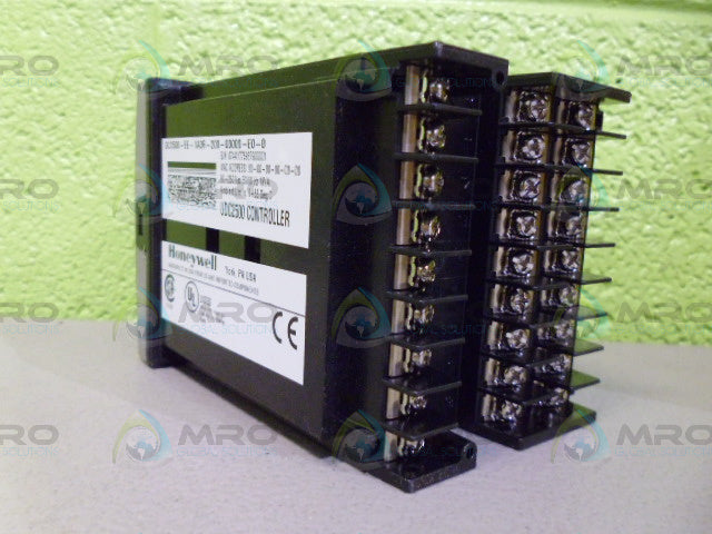 HONEYWELL DC2500-EE-1A0R-200-00000-E0-0 TEMPERATURE CONTROLLER *NEW IN BOX*