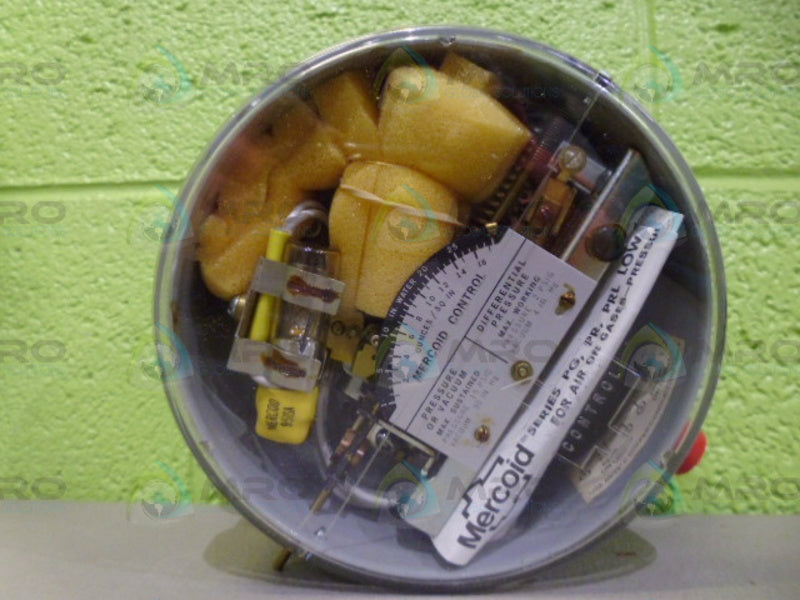 DWYER PR-127-PI PRESSURE SWITCH *NEW IN BOX*