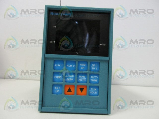 HONEYWELL DC5067-0-0C02-230-00-0111 TEMPERATURE CONTROLLER *NEW IN BOX*