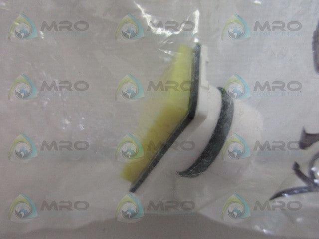 SENASYS PW2PCZ5 PUSH BUTTON *NEW IN FACTORY BAG*