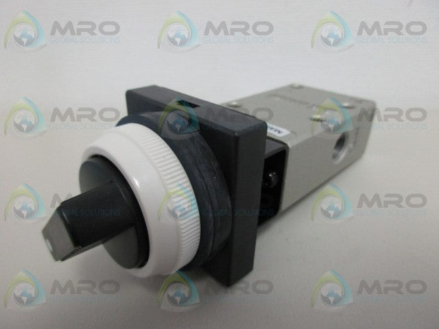 SMC VM430-N01-34B MECHINAL VALVE * NEW IN FACTORY BAG *