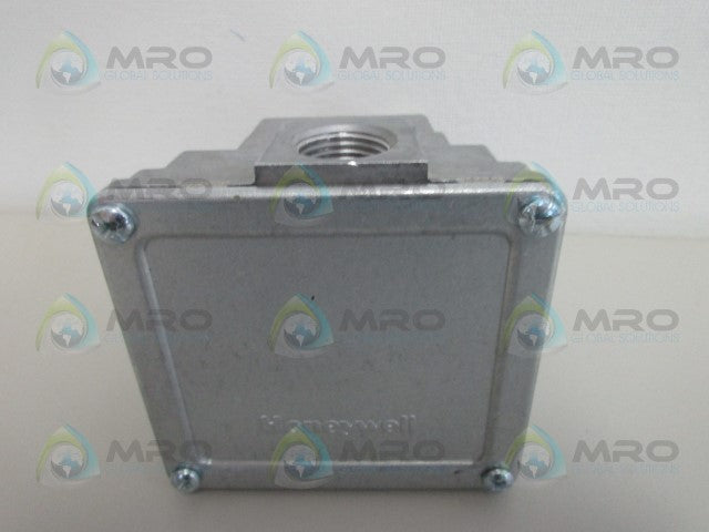 HONEYWELL P7710A1054 STEAM PRESSURE SENSOR *NEW NO BOX*
