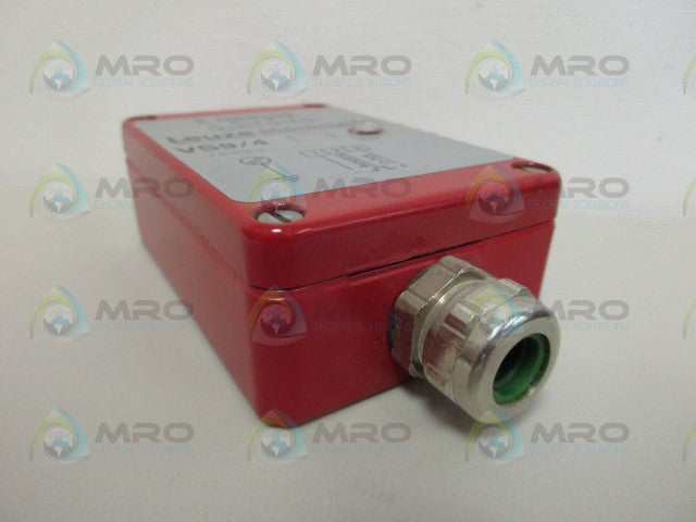 LEUZE ELECTRONICS VS9/4 PHOTOELECTRIC SENSOR *NEW NO BOX*
