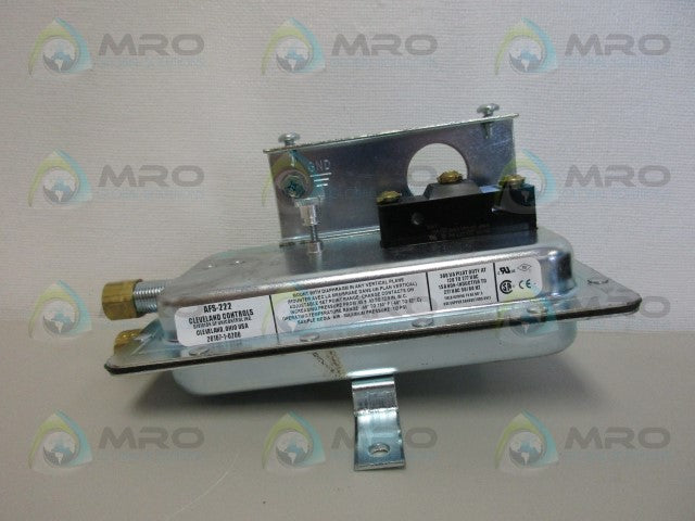 CLEVELAND CONTROLS AFS-222 AIR SENSING SWITCH AS PICTURED *NEW NO BOX*