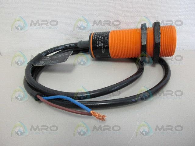 IFM EFECTOR KI0037 KI-2015-AB0A CAPACITIVE SENSOR *NEW NO BOX*
