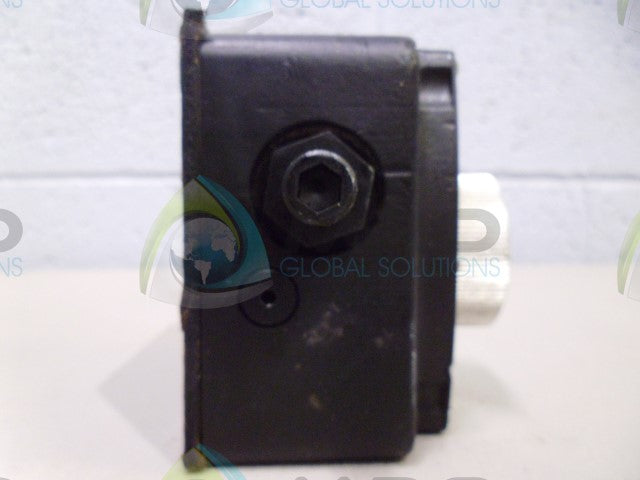 VICKERS 426508 FLOW CONTROL VALVE *NEW NO BOX*