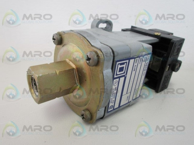 SQUARE D 9012-GNO-4 PRESSURE SWITCH *USED*