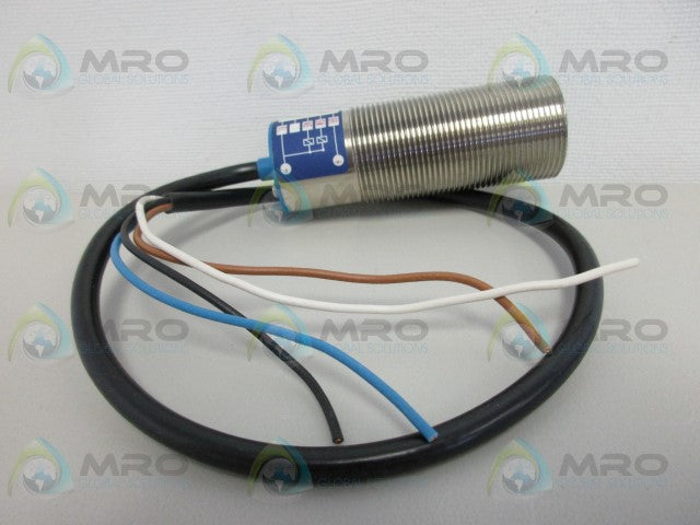 WENGLOR UF55VAF UNIVERSAL REFLEX SENSOR *USED*