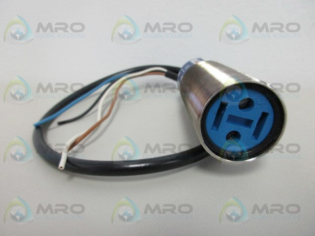 WENGLOR UF55VAF UNIVERSAL REFLEX SENSOR *USED*