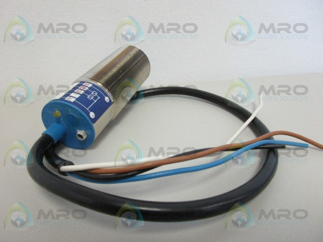 WENGLOR UF55VAF UNIVERSAL REFLEX SENSOR *USED*