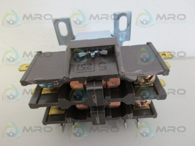 HONEYWELL DP2030C5002 DEFINITE PURPOSE CONTACTOR *NEW IN BOX*