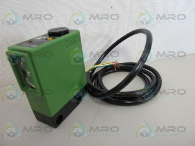 SUNX NX-52MD PHOTOELECTRIC SENSOR *NEW IN BOX*