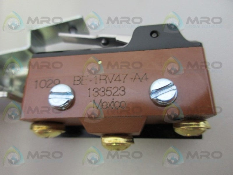 MICROSWITCH BE-1RV47-A4 SWITCH *NEW IN BOX*