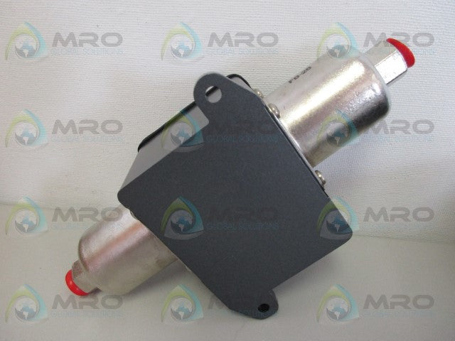 UNITED ELECTRIC J21K-140 PRESSURE SWITCH *NEW IN BOX*