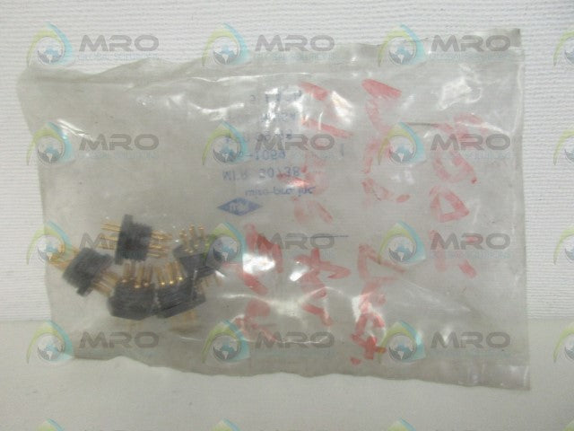 AMPHENOL 126-1059 LOT OF 5 9PIN MALE PANEL MOUNT CONNECTOR *NEW IN FACTORY BAG*