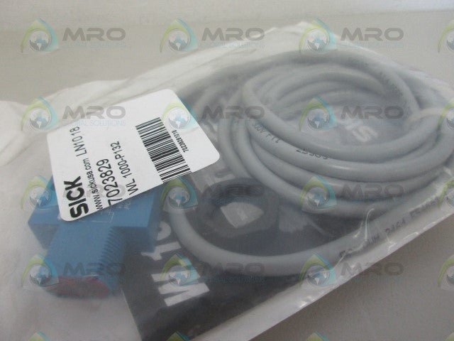 SICK WL1000-P132 REFLEX PHOTOELECTRIC SENSOR *NEW IN FACTORY BAG*