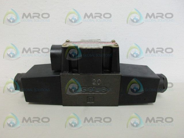 DAIKIN JSW-G02-2CB-11 DIRECTIONAL VALVE *NEW NO BOX*