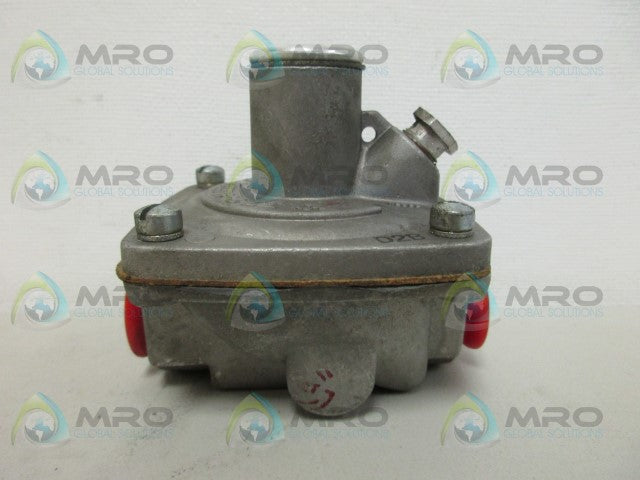 ITT V300-J2SC169 GAS PRESSURE REGULATOR *NEW NO BOX*
