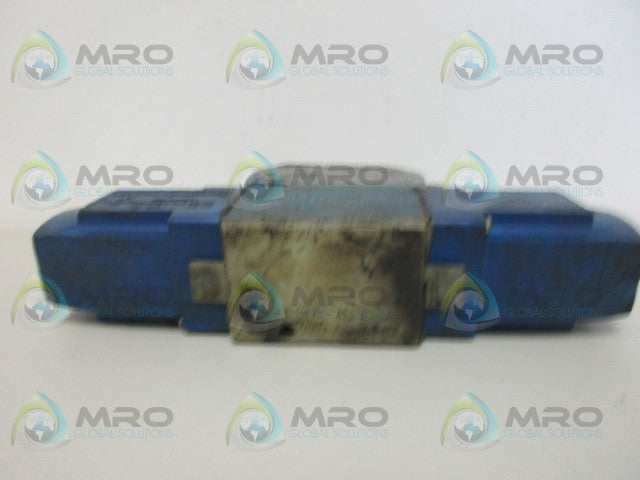 VICKERS DG4V30CWB10D DIRECTIONAL VALVE *USED*