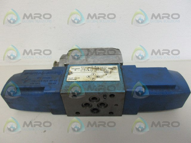VICKERS DG4V32CWB10S324 DIRECTIONAL VALVE *USED*
