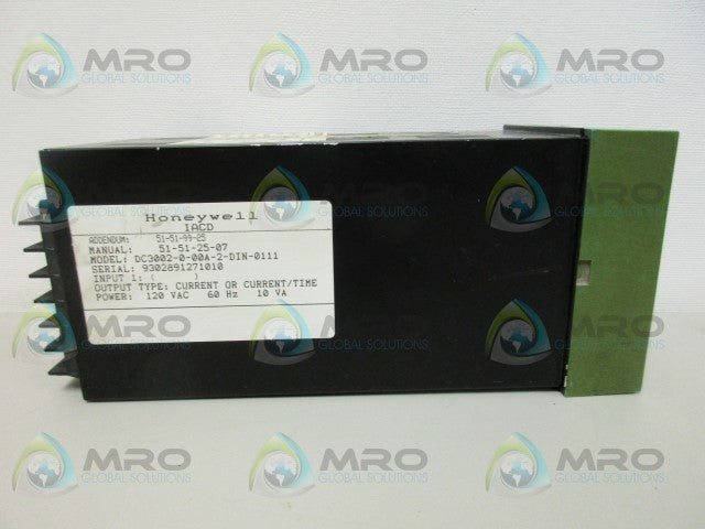 HONEYWELL DC3002-0-00A-2-DIN-0111 TEMPERATURE CONTROLLER (AS PICTURED)*USED*