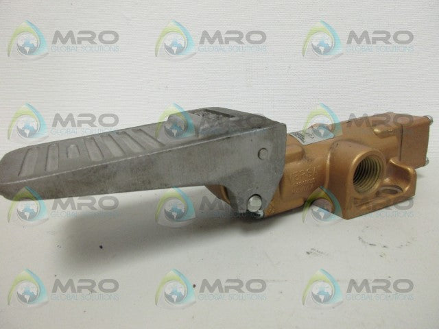 VERSA VSF-3501 TWO WAY AIR VALVE *NEW NO BOX*