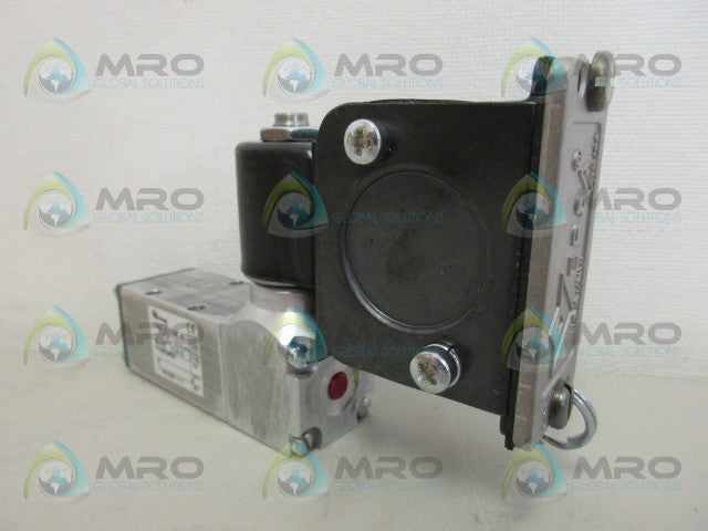 VERSA KSG-4232-6K-JB1-3-A120 4WAY VALVE *NEW IN BOX*