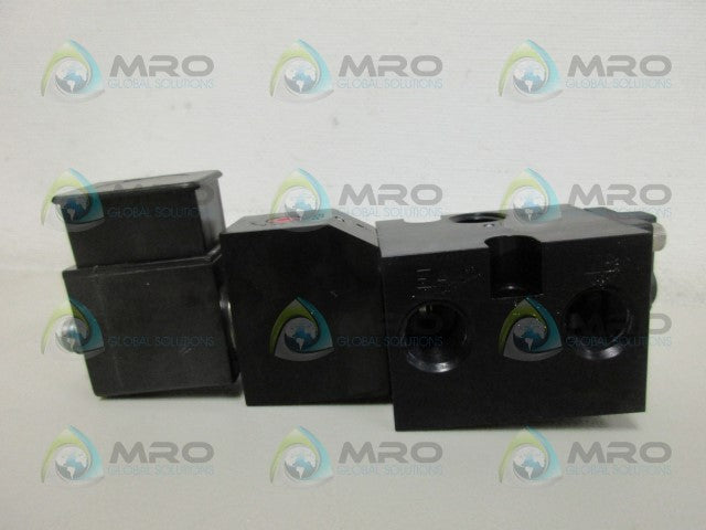 VERSA CGS-4232-NB1-HC-A120 4WAY VALVE *NEW IN BOX*