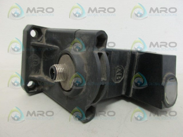 ALLEN BRADLEY 42GRC-9203-QD1 SER. B PHOTOELECTRIC SENSOR *USED*