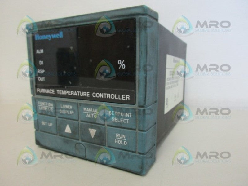 HONEYWELL DC300E-E-000-20-BF00-0 TEMPERATURE CONTROLLER *USED*