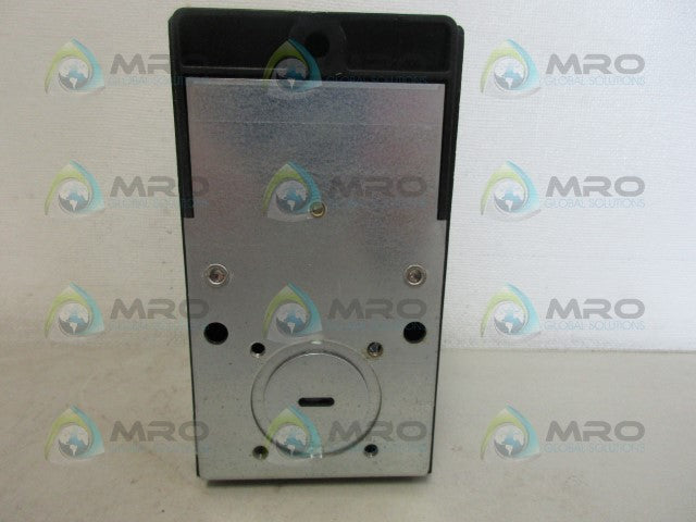 LEVITON 5376 SURFACE MOUNT RECEPTACLE *NEW IN BOX*