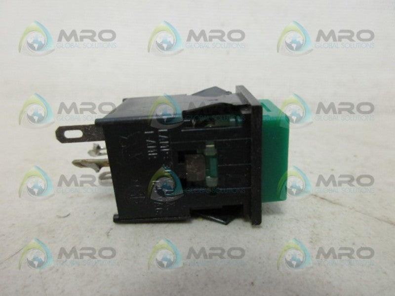INDUSTRIAL MRO 05-62125 PUSH BUTTON GREEN *USED*