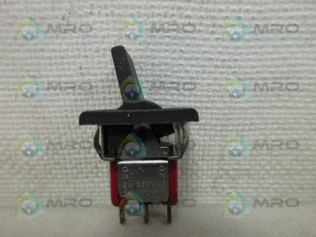 C&K 7101 TOGGLE SWITCH *USED*