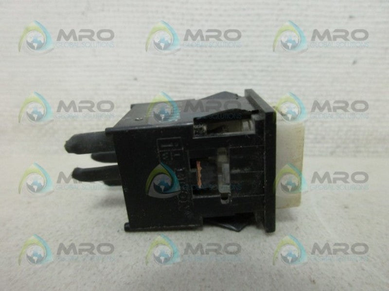 INDUSTRIAL MRO 05-62125 PUSH BUTTON (WHITE) *USED*
