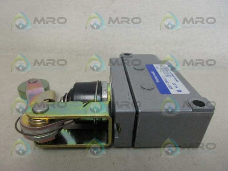 HONEYWELL BZE7-2RN2-C LIMIT SWITCH (GREY) *NEW IN BOX*