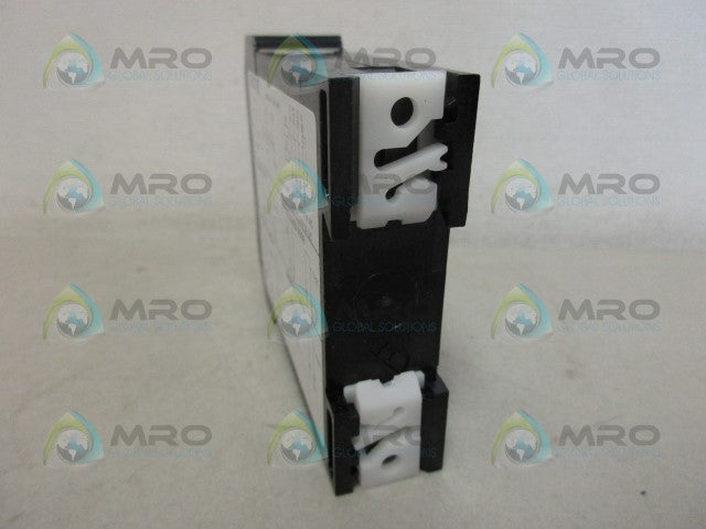 SCHMERSAL AZR31T0 SAFETY RELAY *NEW NO BOX*